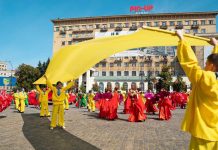 На площади Свободы прошло театрализованное представление по случаю Дня Независимости