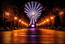 В парке Горького открылась выставка фотографий украинских городов