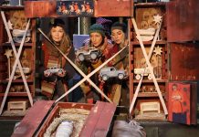 Харківський театр зіграв першу виставу на вулиці